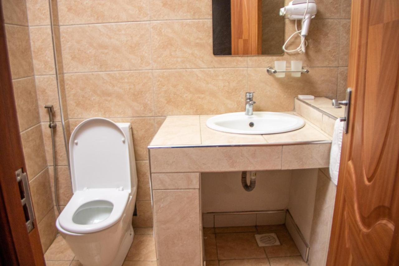 Grand Winston Hotel Nakuru Luaran gambar